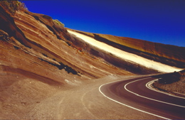 Ausflug zu den Vulkanschichten auf dem Teide in Teneriffa